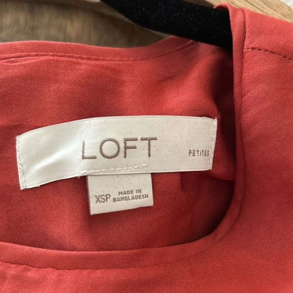 Loft Petite burnt orange sleeveless blouse - Picture 3 of 4
